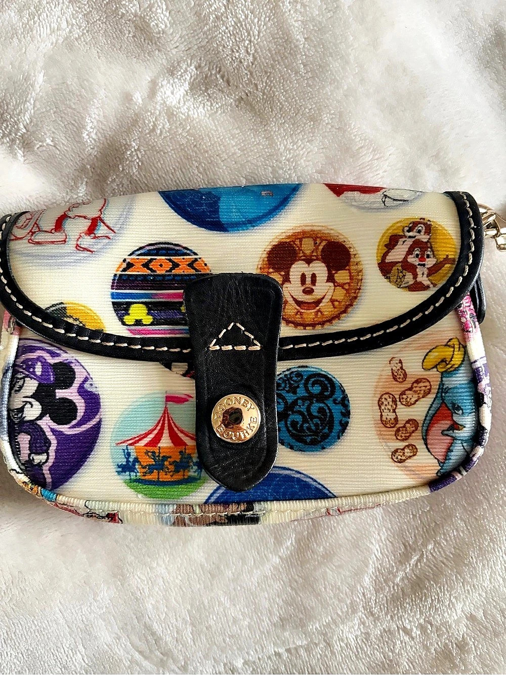 Dooney & Bourke Disney Sketch Collection Wristlet Wallet White & Black